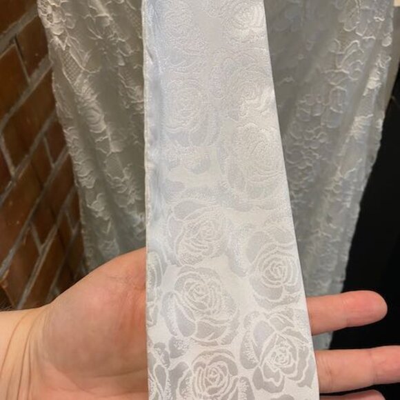 Verity Gown - Picture 12 of 15